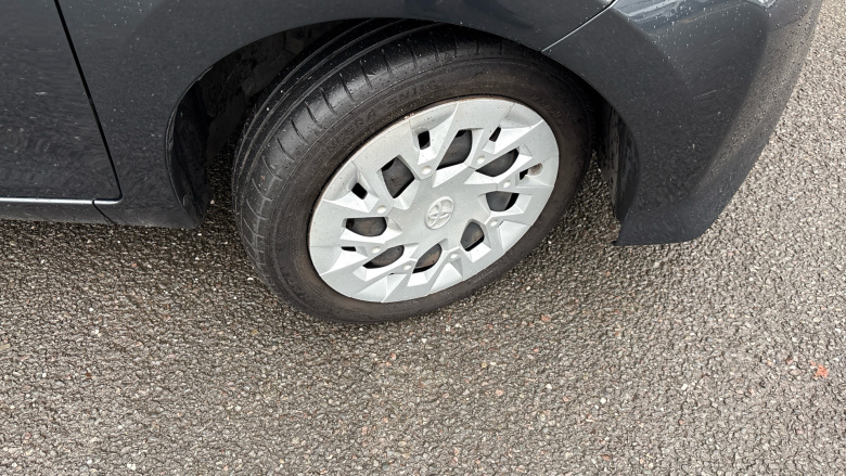 Toyota Aygo 1.0 VVT-i X-Play 5dr Petrol Hatchback